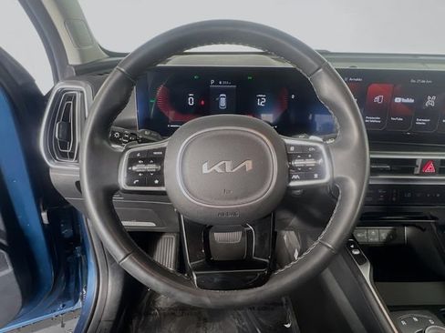 Used 2025 Kia Sorento EX AWD/4WD image 16
