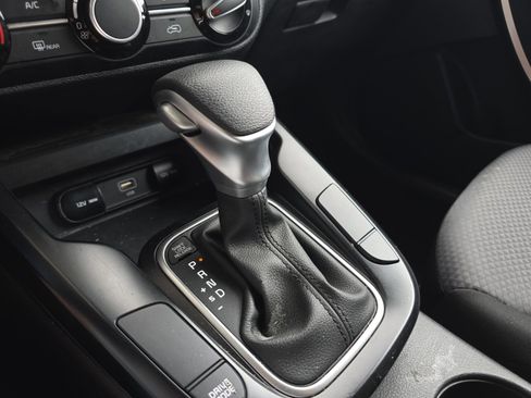 Certified 2025 Kia Soul LX w/ LX Technology Package image 19