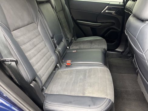 Used 2024 Mitsubishi Outlander SE Black Edition image 21