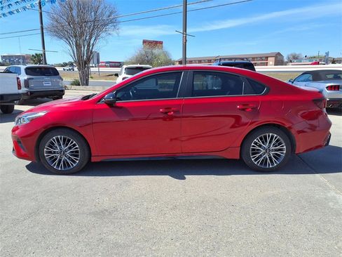 Certified 2024 Kia Forte GT-Line image 4