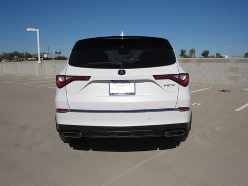 Certified 2023 Acura MDX FWD w/ Technology Package image 7