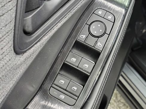 Used 2022 Nissan Rogue S AWD/4WD image 26