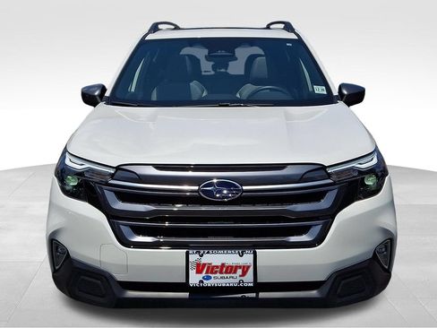Certified 2025 Subaru Forester Premium AWD/4WD image 2