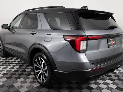 Used 2025 Ford Explorer ST-Line w/ Premium Package RWD image 5