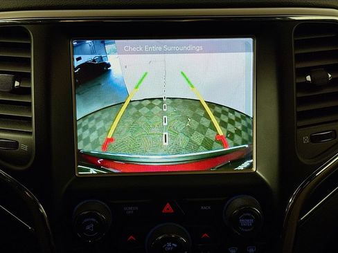 Used 2017 Jeep Grand Cherokee Limited w/ Trailer Tow Group IV AWD/4WD image 16