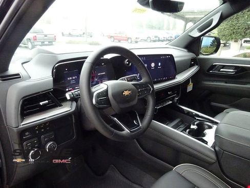 New 2026 Chevrolet Suburban Premier image 12