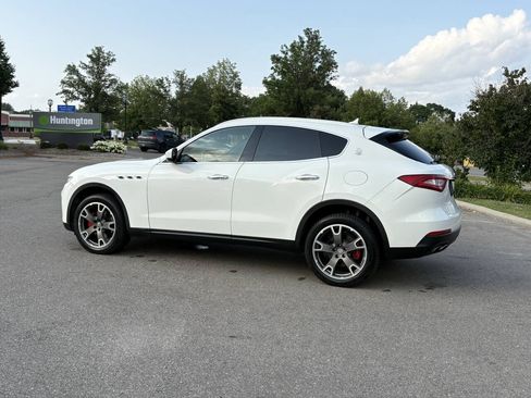 Used 2017 Maserati Levante AWD/4WD image 16
