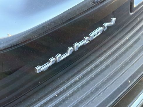 Used 2021 GMC Yukon SLT w/ Rear Media and Nav Package image 7