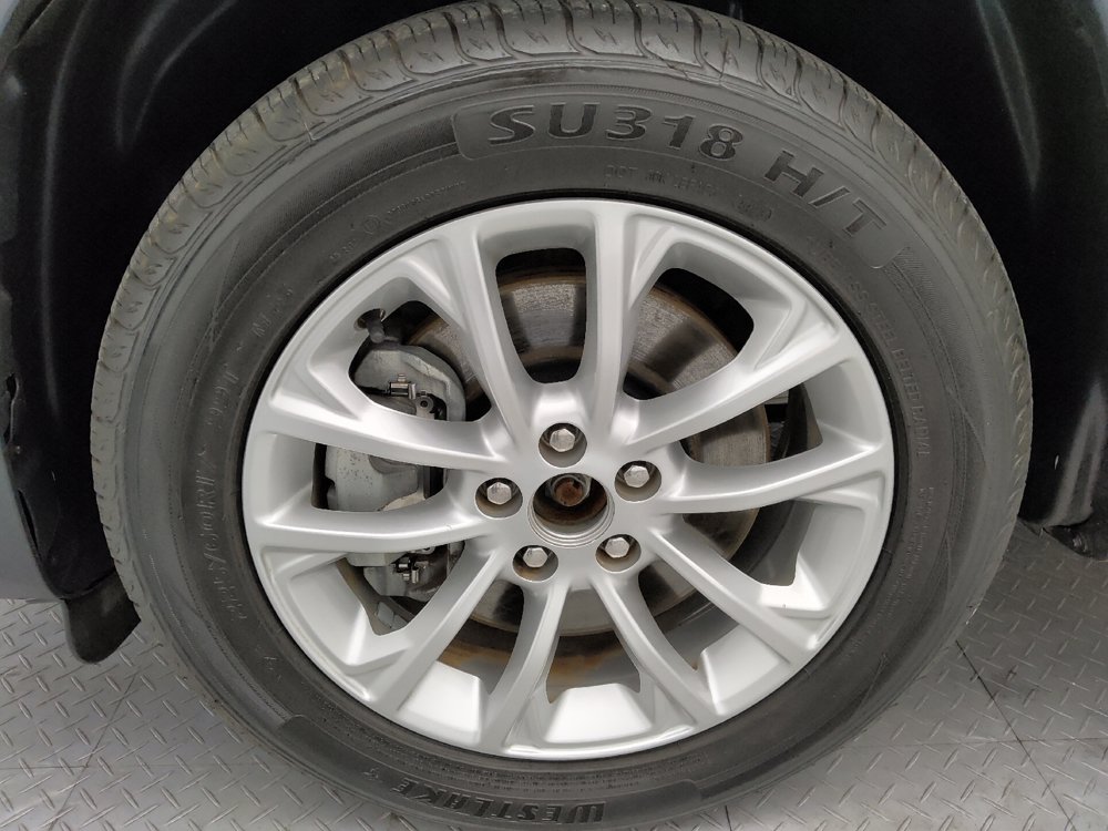 Used 2019 Jeep Cherokee Latitude w/ Popular Appearance Group FWD image 31