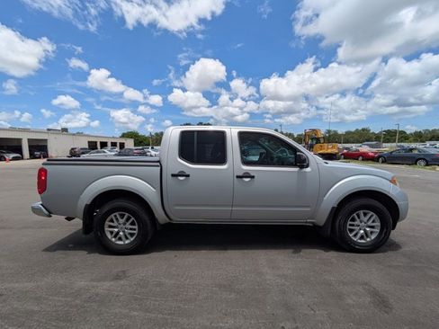 Used 2018 Nissan Frontier SV AWD/4WD image 4