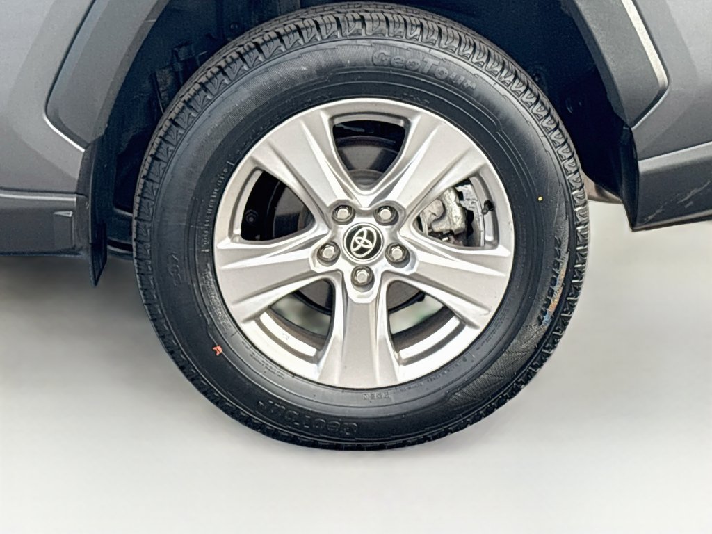 Certified 2025 Toyota RAV4 XLE FWD image 30