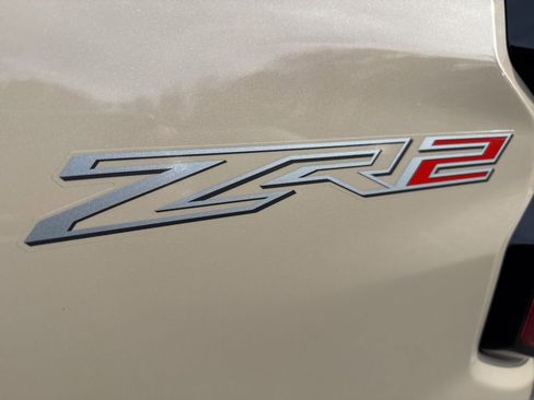 Used 2023 Chevrolet Colorado ZR2 w/ ZR2 Convenience Package III image 12