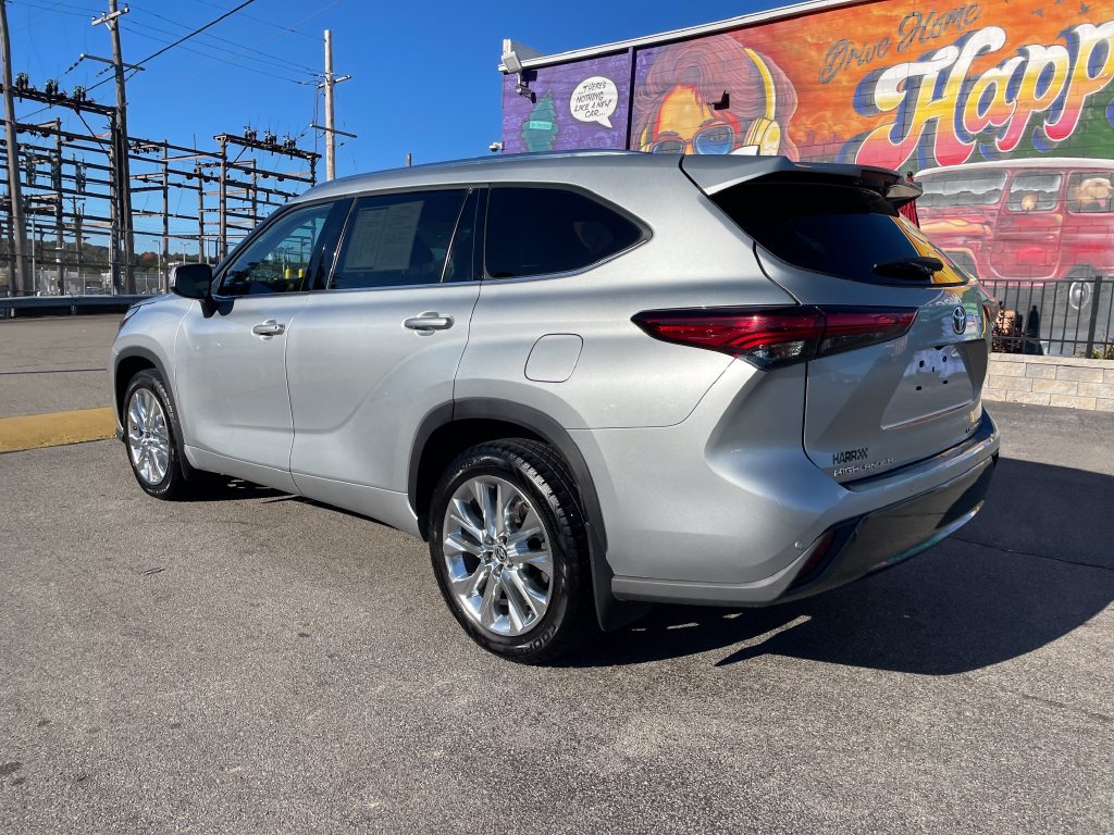 Used 2020 Toyota Highlander Limited AWD/4WD image 3