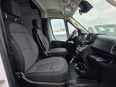 Used 2023 RAM ProMaster 2500 FWD image 9