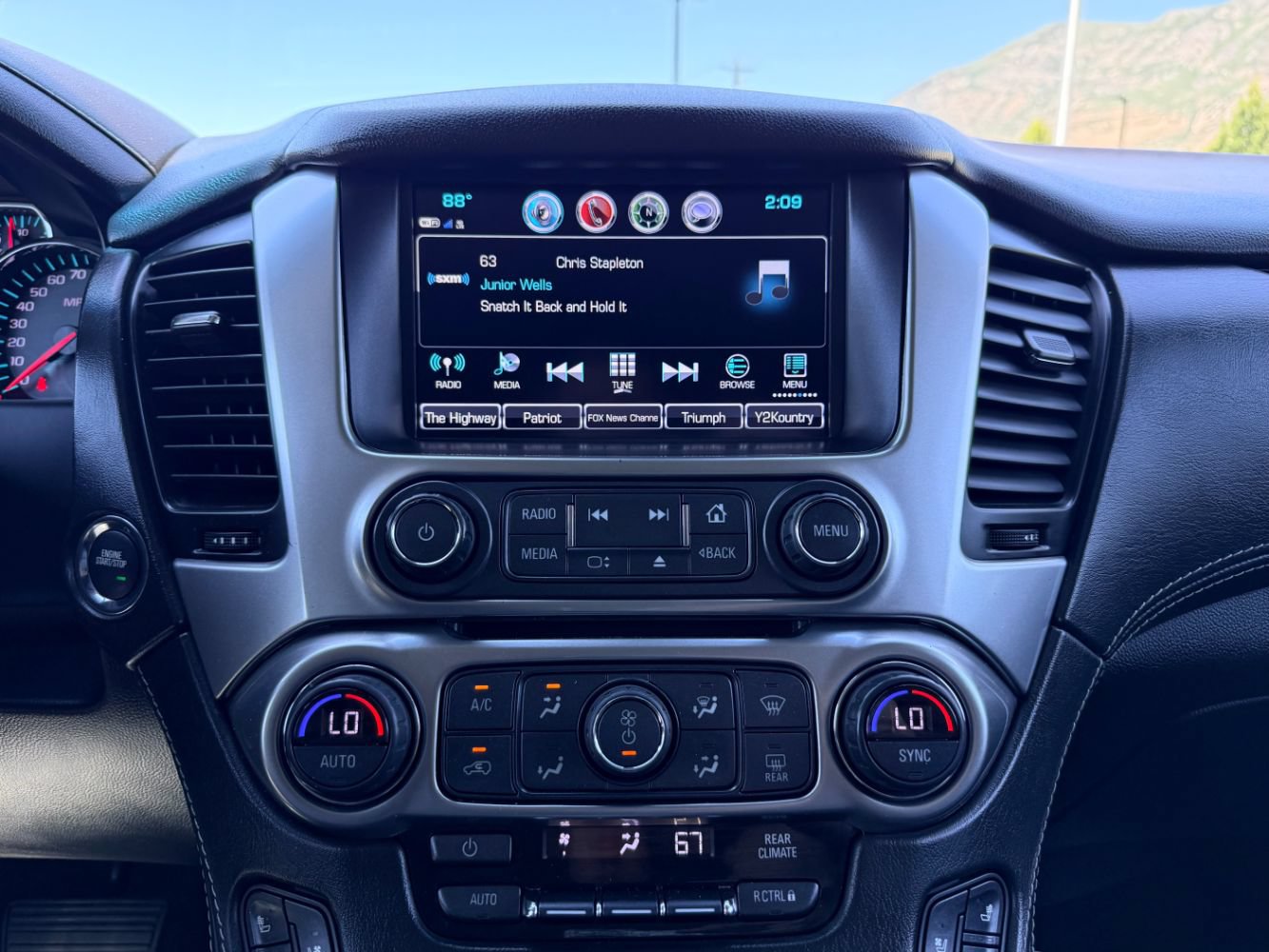 Used 2018 Chevrolet Tahoe Premier AWD/4WD image 14