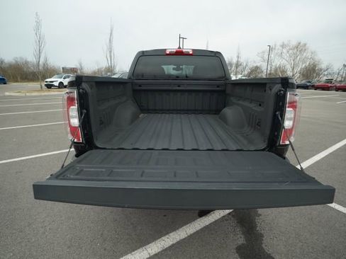 Used 2020 GMC Canyon SLE w/ Elevation Edition image 17