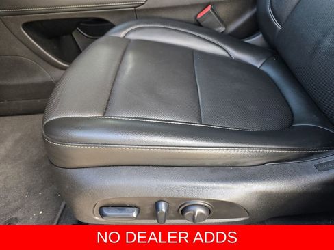 Used 2023 GMC Acadia SLT w/ Preferred Package image 20