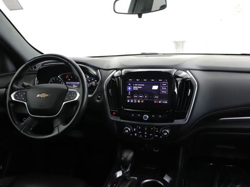Used 2023 Chevrolet Traverse LT AWD/4WD image 2