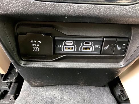 Used 2023 Jeep Grand Cherokee Limited w/ Trailer Tow Prep Group (B) RWD image 31