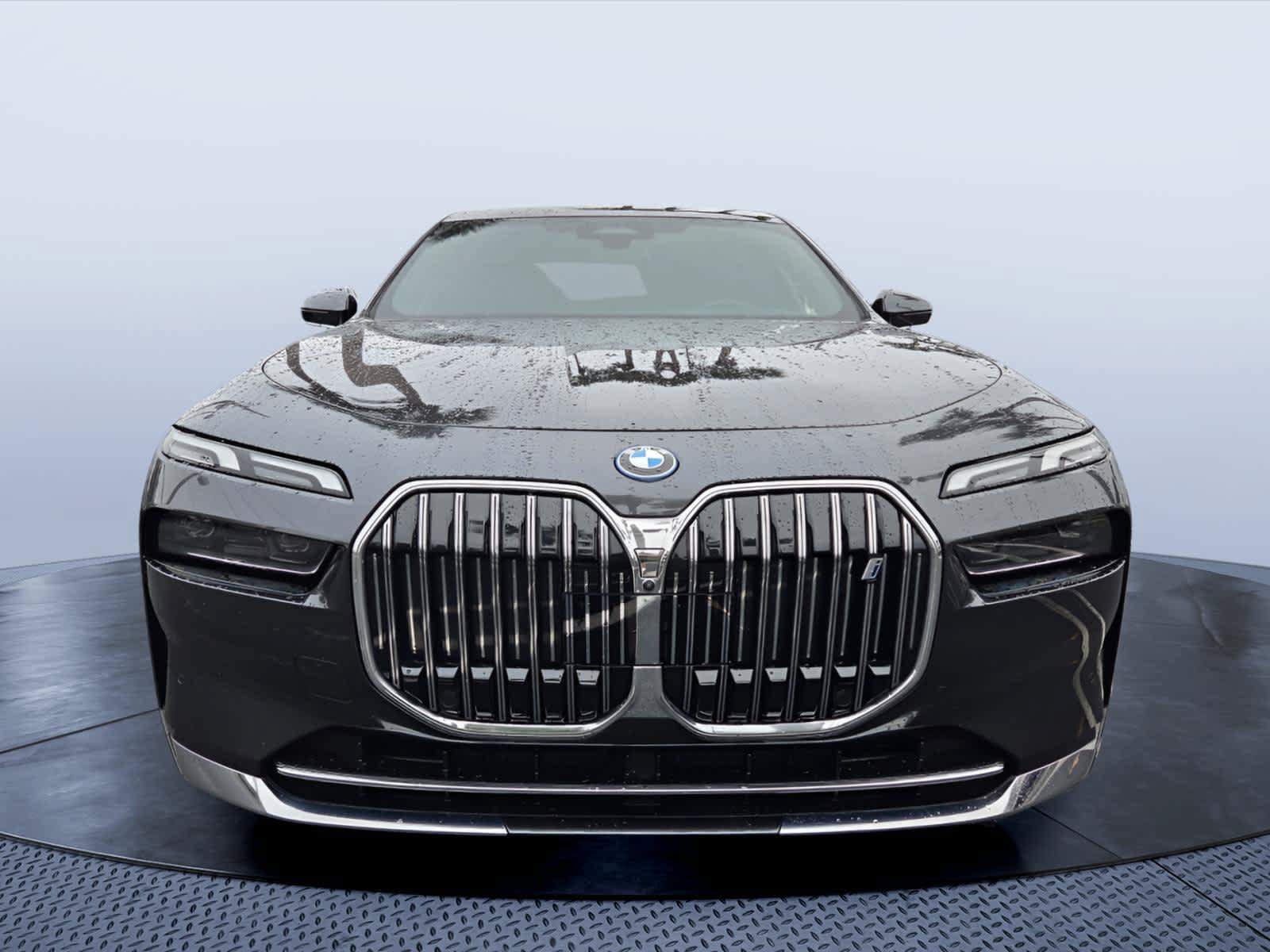 Used 2024 BMW i7 eDrive50 w/ Premium Package RWD image 8