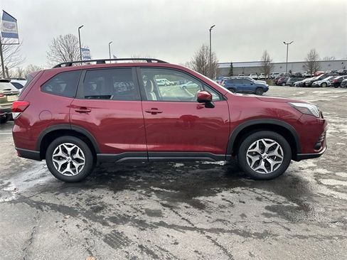 Used 2023 Subaru Forester Premium w/ Popular Package #3 image 12