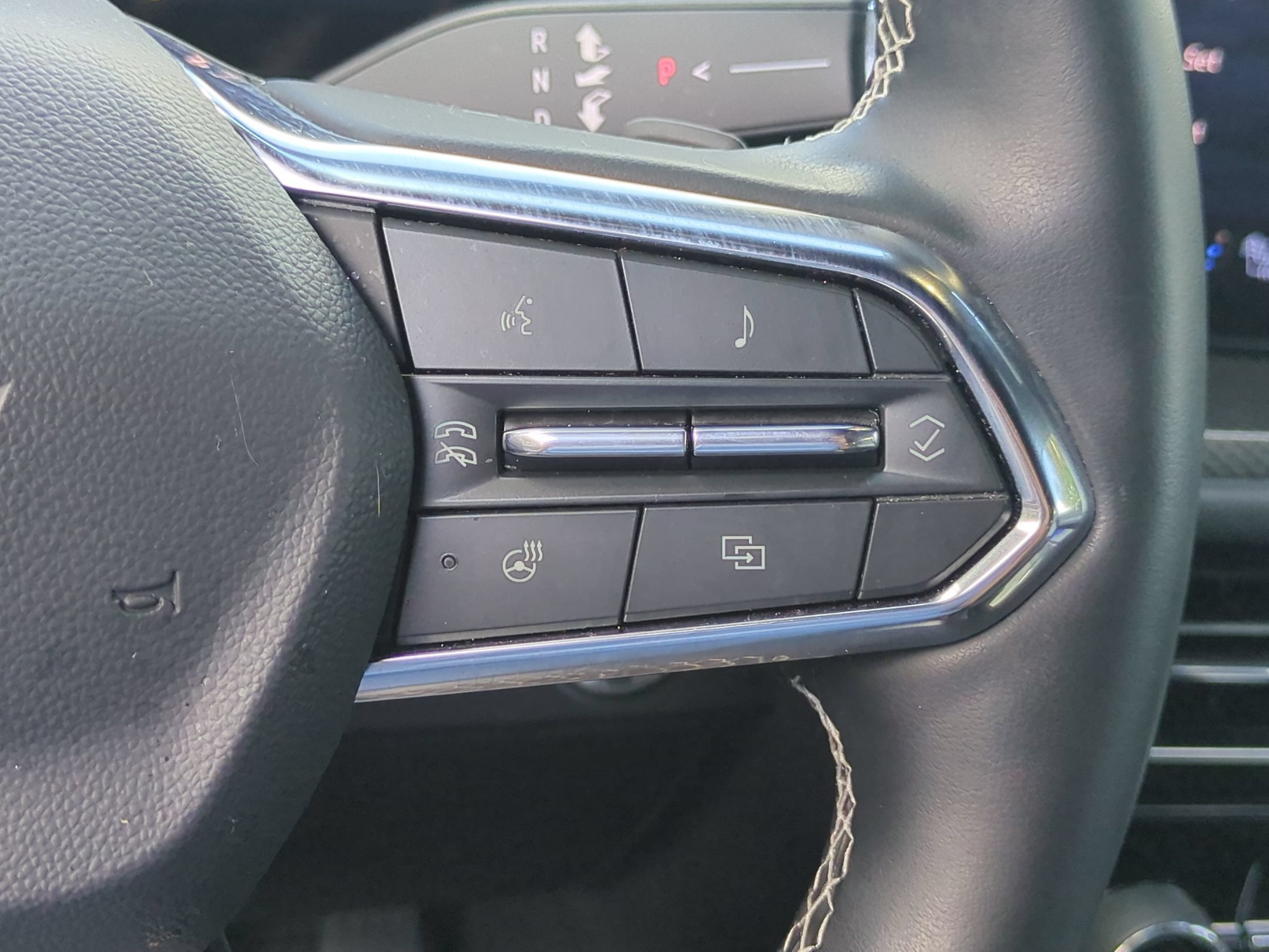 Used 2025 Chevrolet Traverse High Country FWD image 16