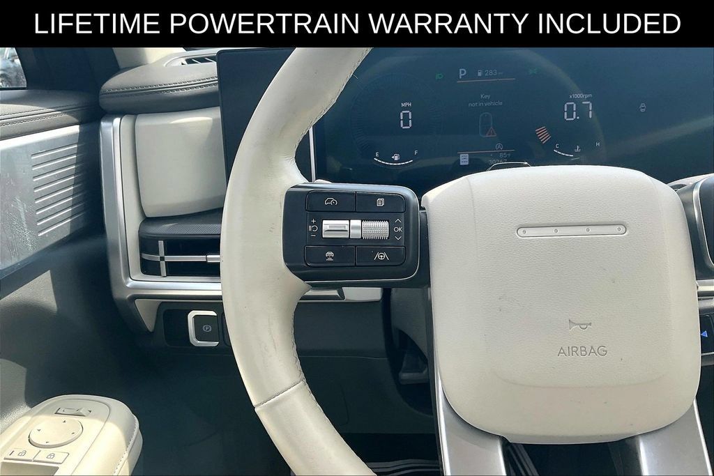 Used 2025 Hyundai Santa Fe SEL FWD image 16