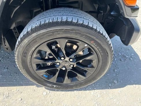 Used 2023 Jeep Wrangler Unlimited Sahara AWD/4WD image 25