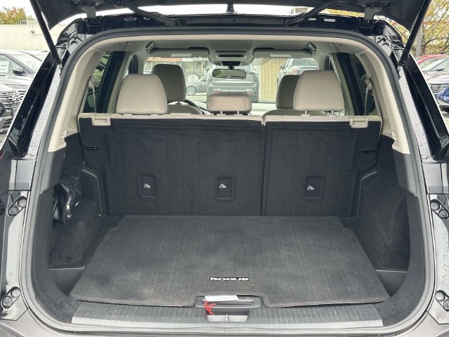 Used 2023 Nissan Rogue SV FWD image 11