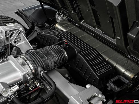 Used 2006 Ford GT RWD image 26