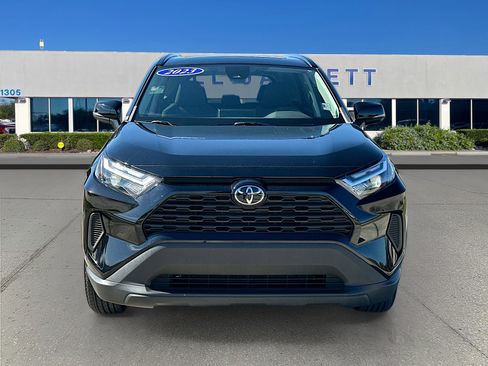 Used 2023 Toyota RAV4 XLE image 2