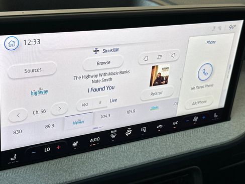 New 2025 Ford Maverick XLT w/ XLT Luxury Package image 17