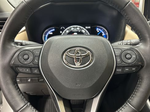 Certified 2025 Toyota RAV4 XLE w/ Convenience Package AWD/4WD image 18
