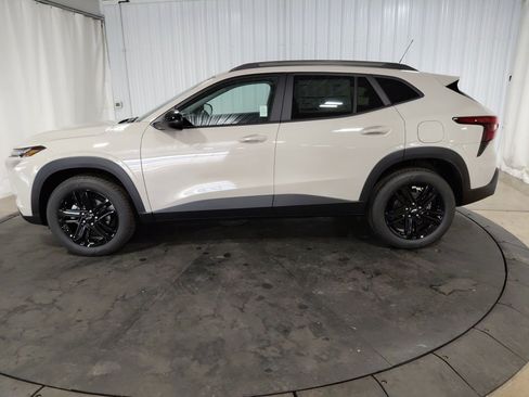 New 2026 Chevrolet Trax ACTIV w/ Driver Confidence Package image 2