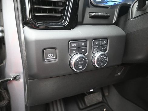 Used 2024 GMC Sierra 2500 AT4 w/ AT4 Premium Plus Package AWD/4WD image 13