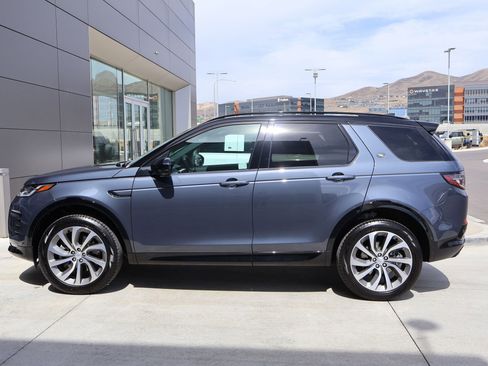 Certified 2025 Land Rover Discovery Sport Dynamic SE AWD/4WD image 11