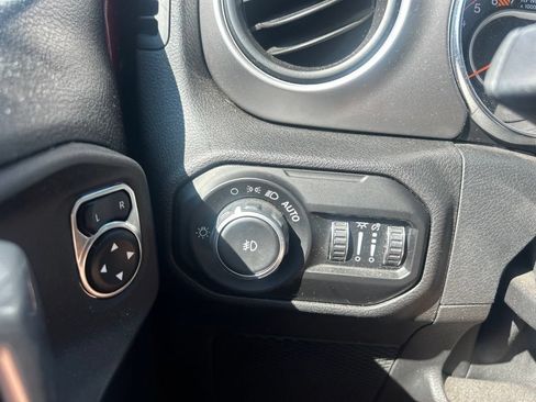 Used 2021 Jeep Wrangler Unlimited Sport AWD/4WD image 23