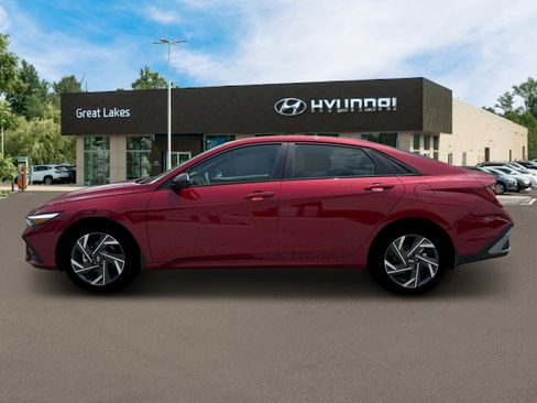 New 2025 Hyundai Elantra SEL image 3