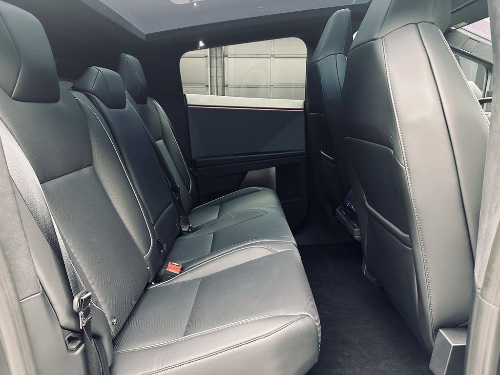Used 2024 Tesla Cybertruck AWD Crew Cab image 20
