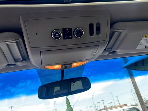 Used 2011 Nissan Armada Platinum image 27