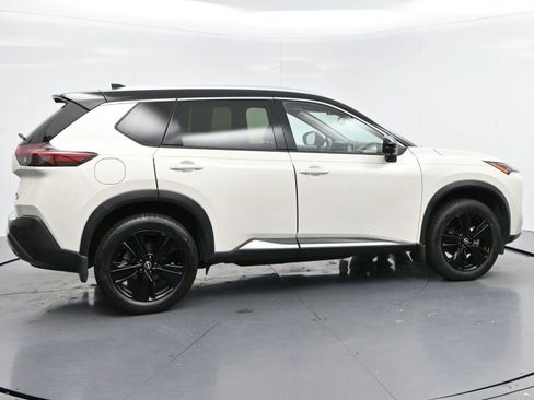 Used 2023 Nissan Rogue SL FWD image 8