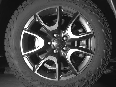 Used 2025 Jeep Compass Trailhawk image 13