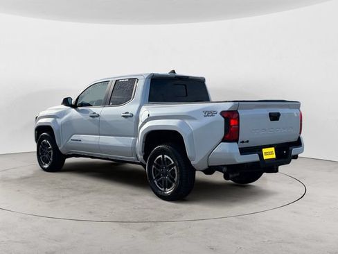 Certified 2025 Toyota Tacoma TRD Sport w/ TRD Sport Upgrade Package AWD/4WD image 3