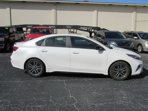 Used 2023 Kia Forte GT-Line w/ GT-Line Premium Package image 2