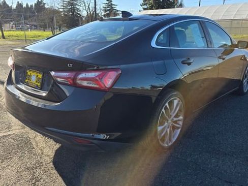 Used 2022 Chevrolet Malibu LT image 4