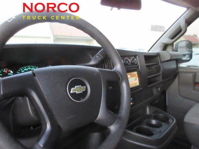 Used 2016 Chevrolet Express 2500 RWD image 11