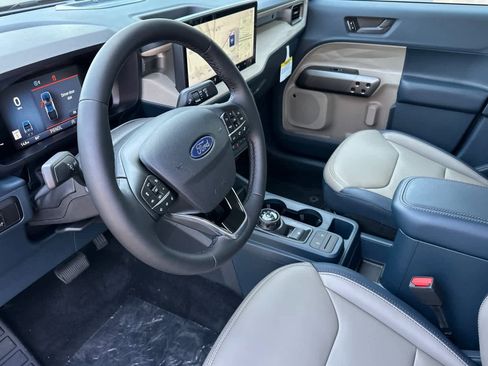 New 2025 Ford Maverick Lariat image 12