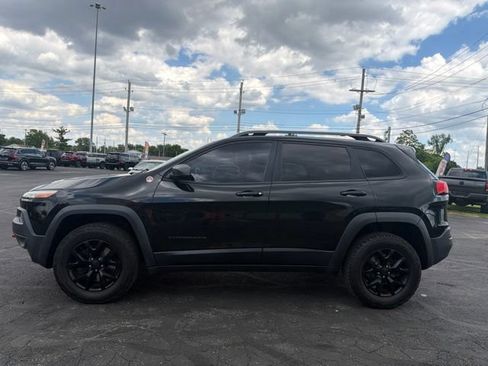 Used 2016 Jeep Cherokee Trailhawk AWD/4WD image 4