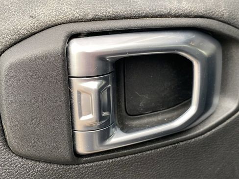 Used 2021 Jeep Gladiator Rubicon image 13