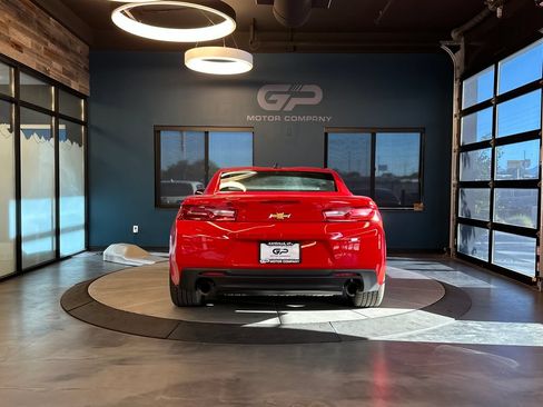Used 2017 Chevrolet Camaro LT RWD image 4